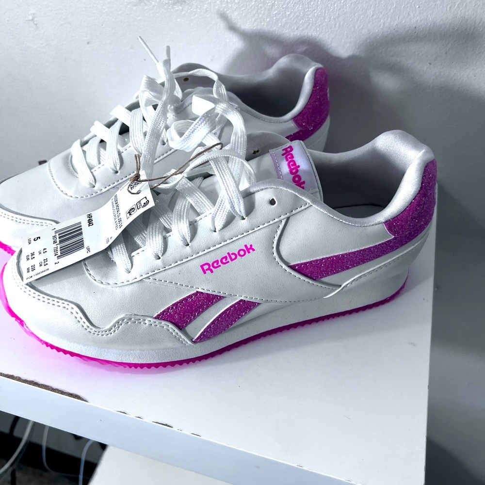 Reebok pink/white NEW